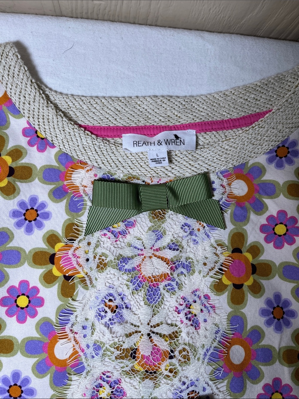 Reath & Wren Anthropologie Green Bow Floral Lace Sleeveless Top